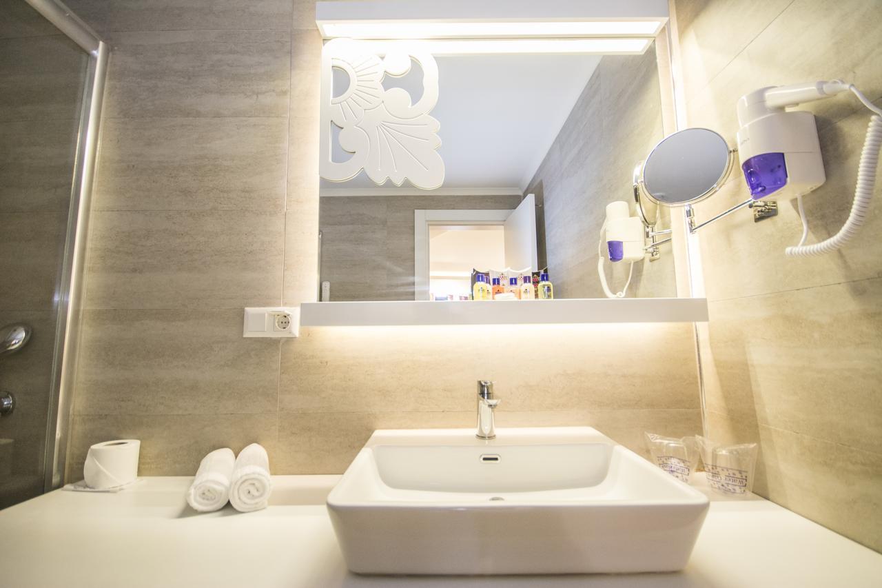 Laguna Beach Alya Resort & Spa 欧库卡拉 外观 照片